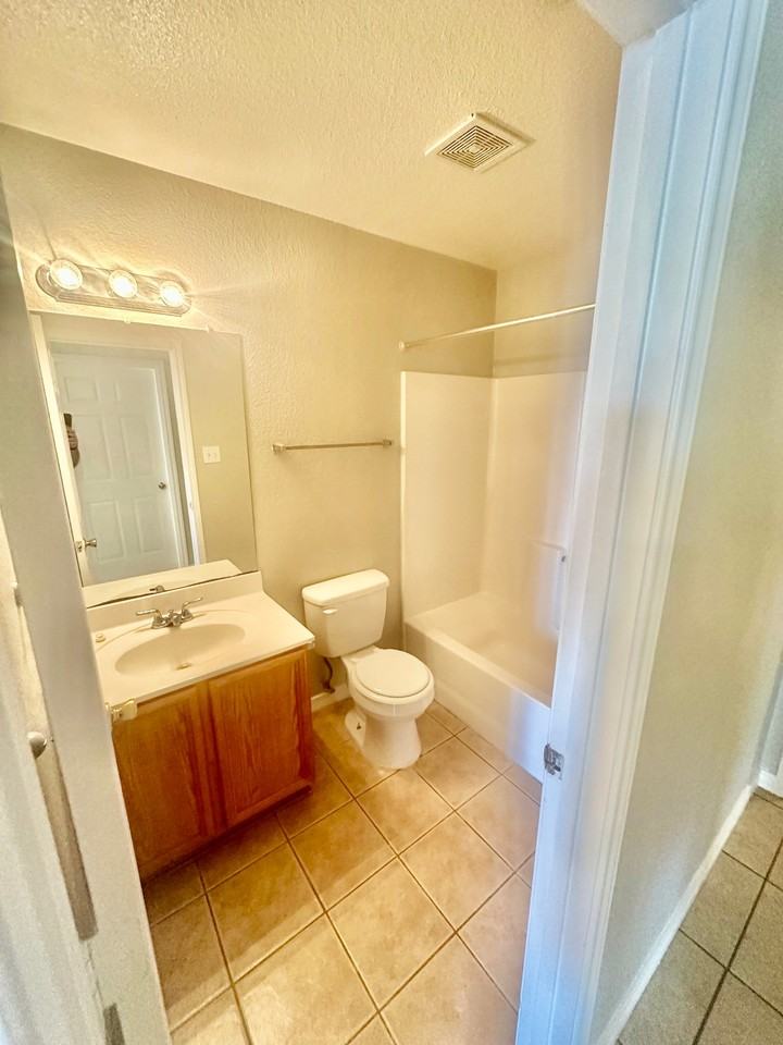 7367 Golf Vista Blvd - Photo 5 of 12