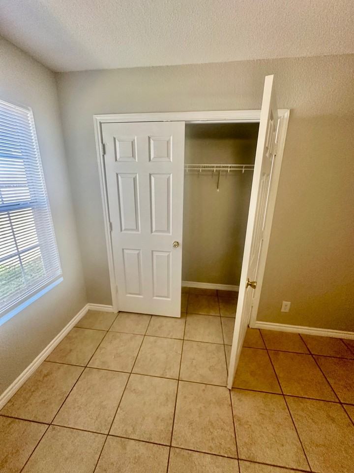 7367 Golf Vista Blvd - Photo 7 of 12