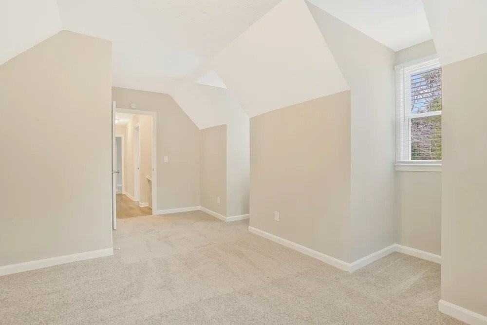 1649 Roman Point Dr - Photo 5 of 10