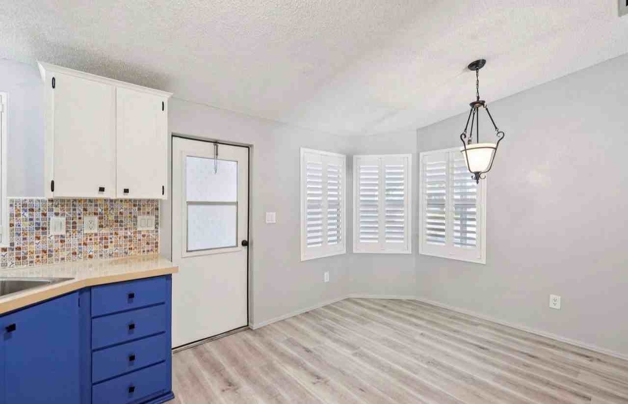 39 Maplehurst Ave - Photo 5 of 21