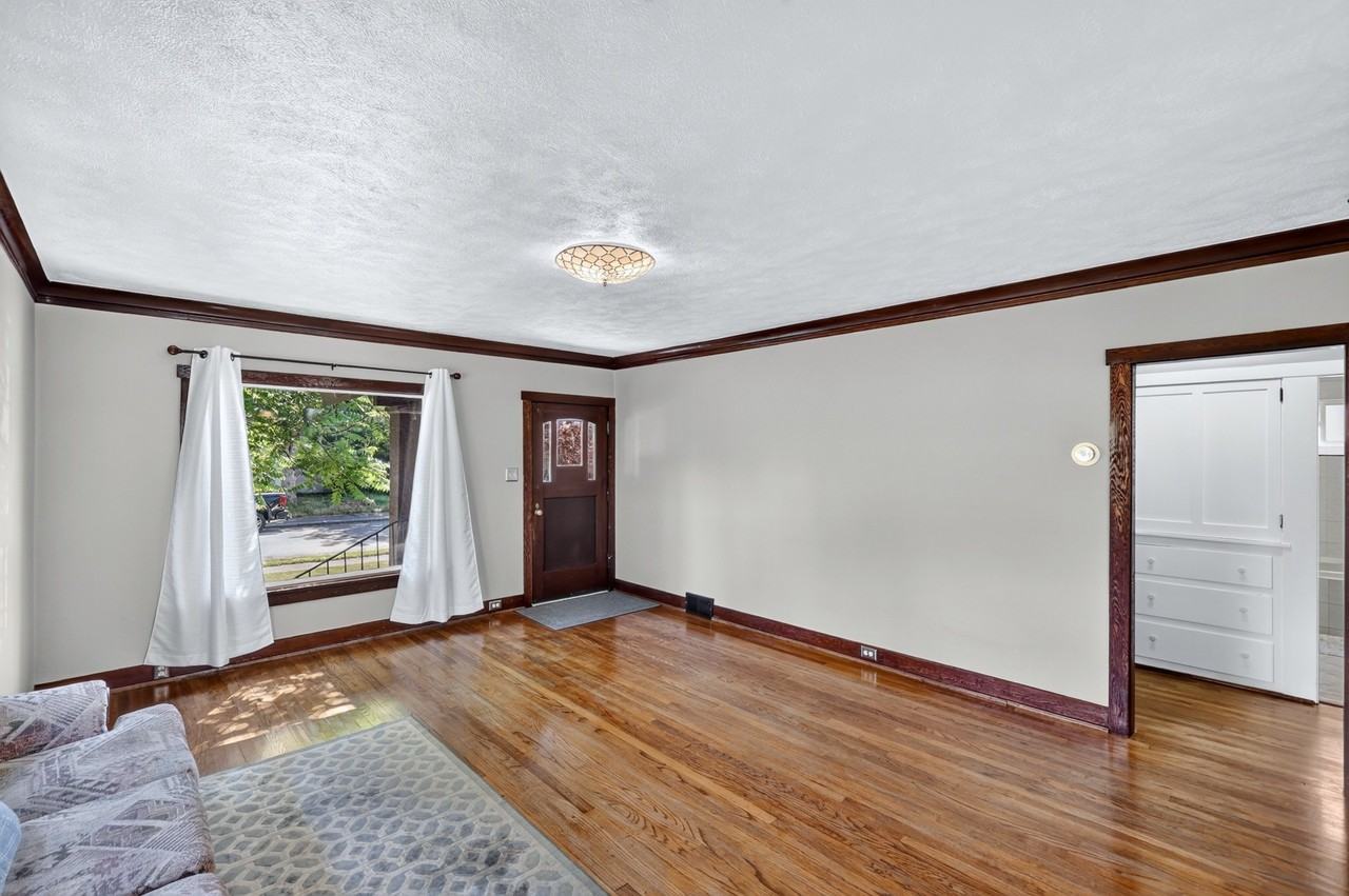 3927 N Jefferson St - Photo 4 of 12