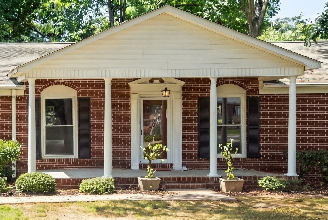501 Cunningham Rd - Photo 2 of 11