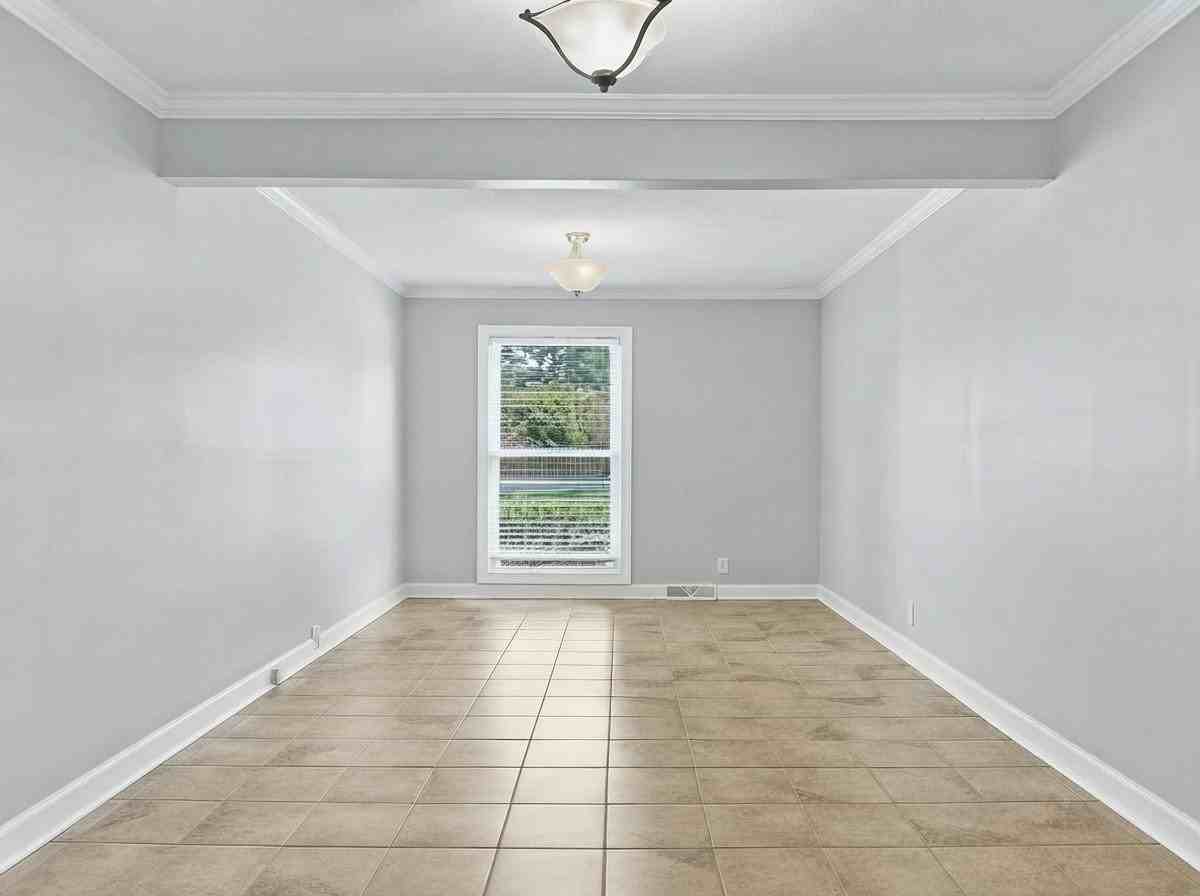 501 Cunningham Rd - Photo 5 of 11