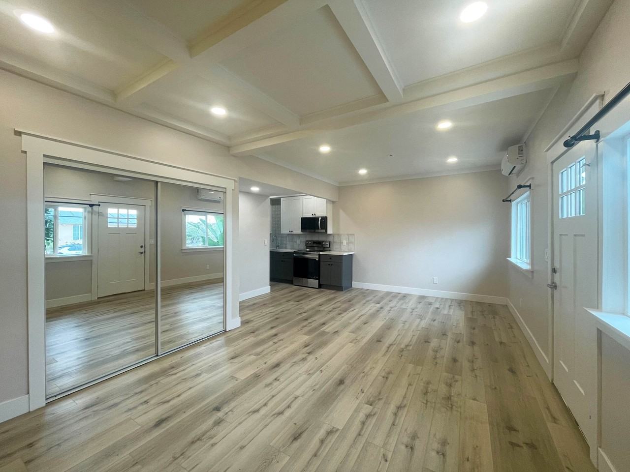 3093 39th St #B - Photo 3 of 11