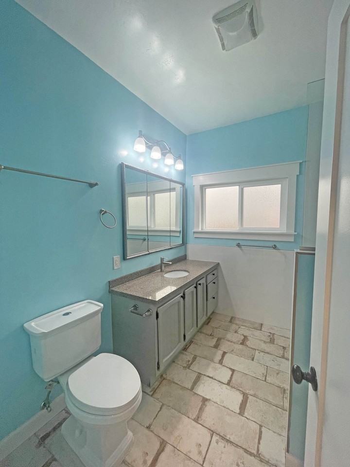 3093 39th St #B - Photo 7 of 11