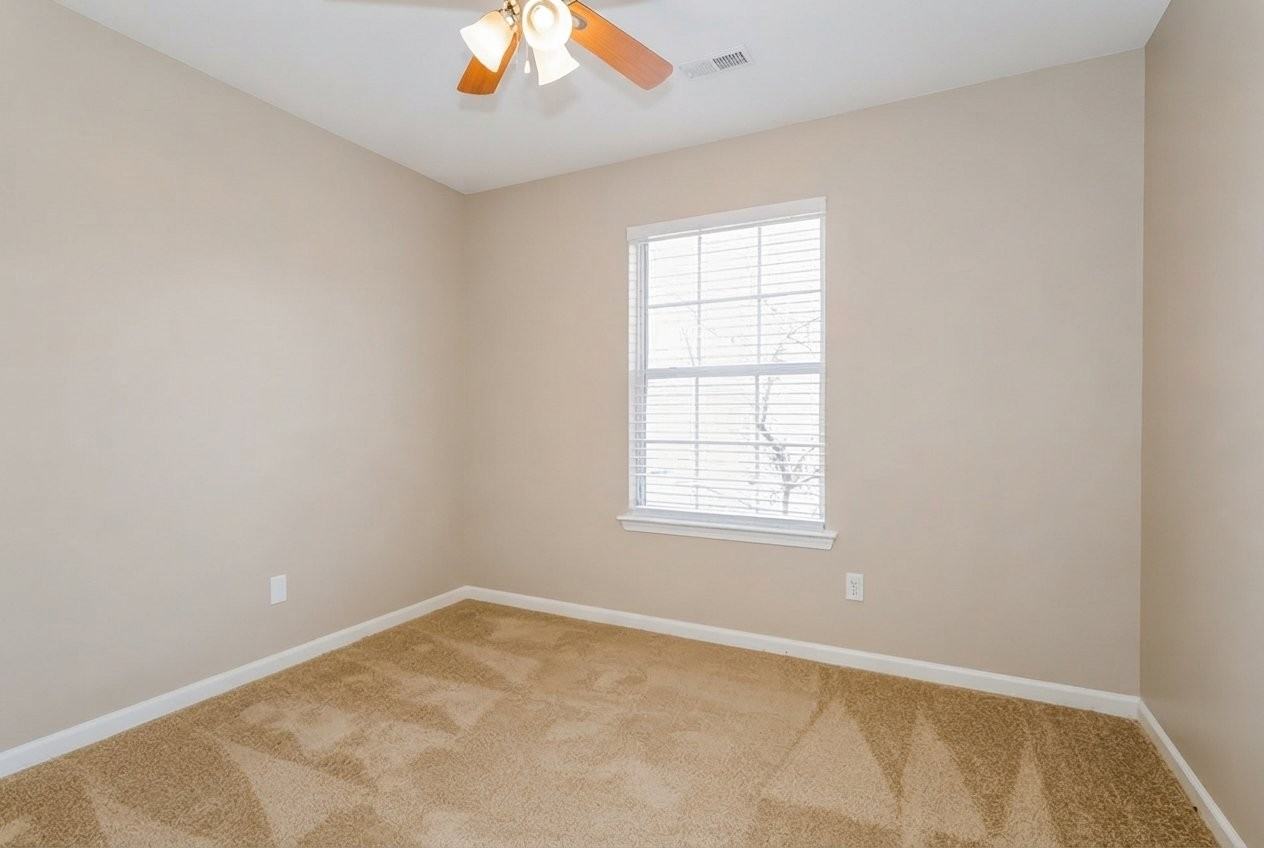3033 Hawick Commons Dr - Photo 4 of 10