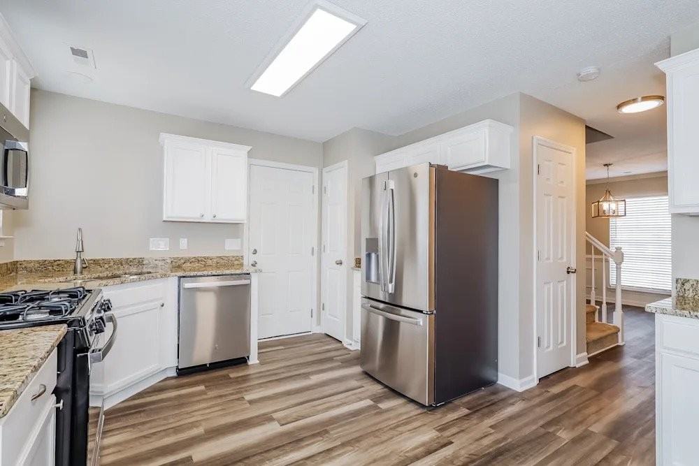 3033 Hawick Commons Dr - Photo 5 of 10