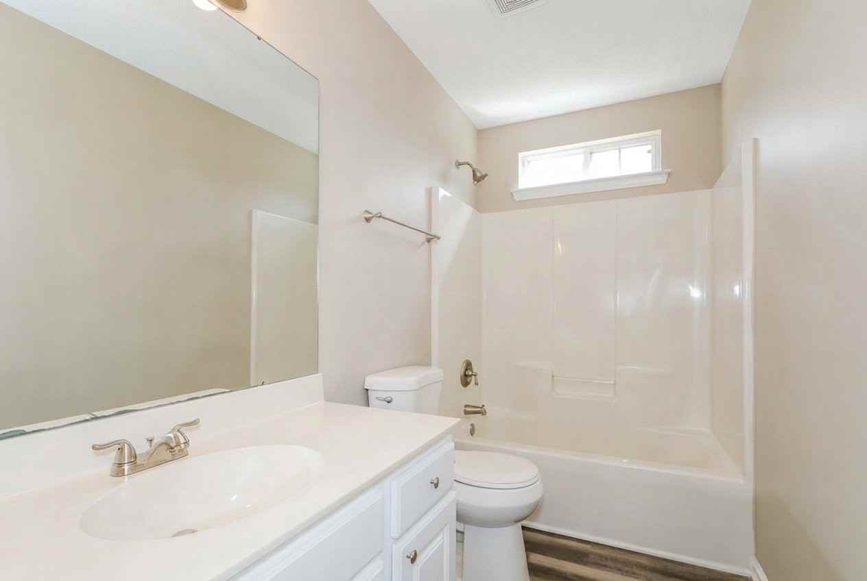 3033 Hawick Commons Dr - Photo 7 of 10