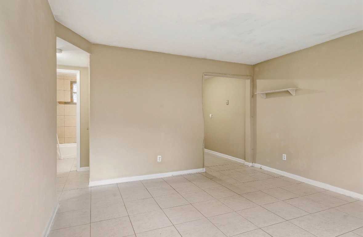 11628 Charlie Rd - Photo 3 of 12