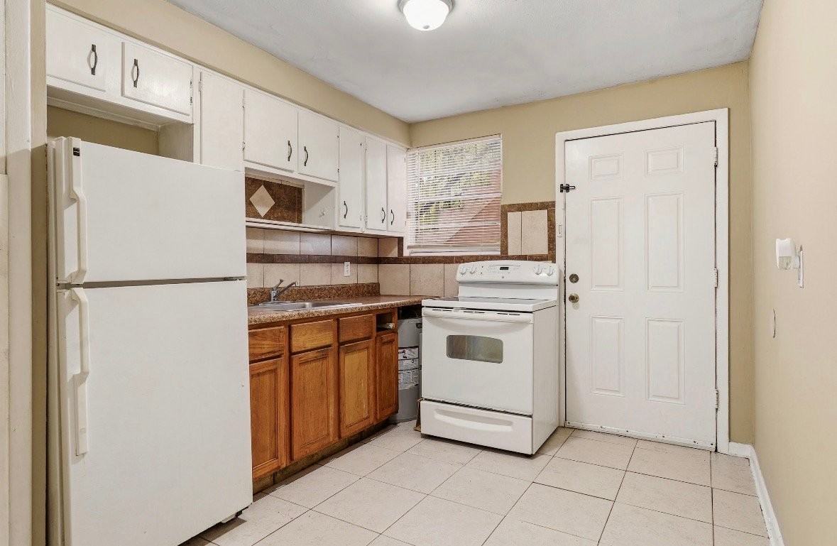 11628 Charlie Rd - Photo 5 of 12