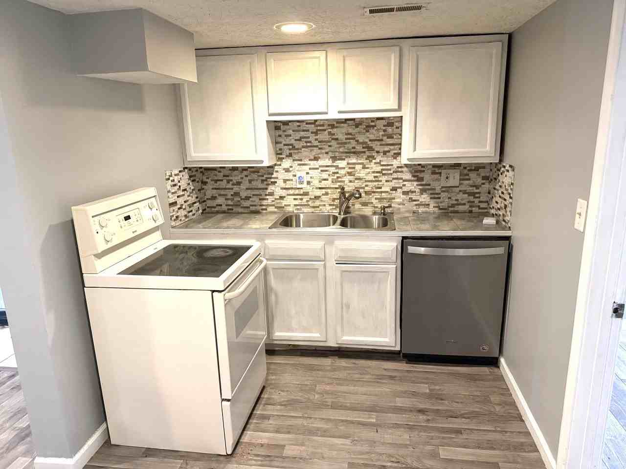 3556 Central Ave - Photo 6 of 16