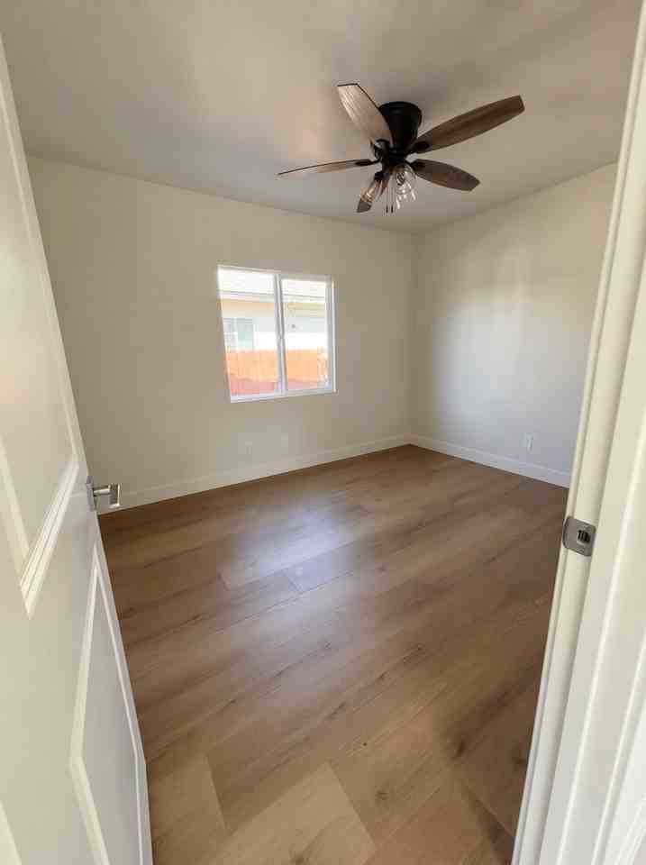 9318 Hooper Ave - Photo 3 of 8