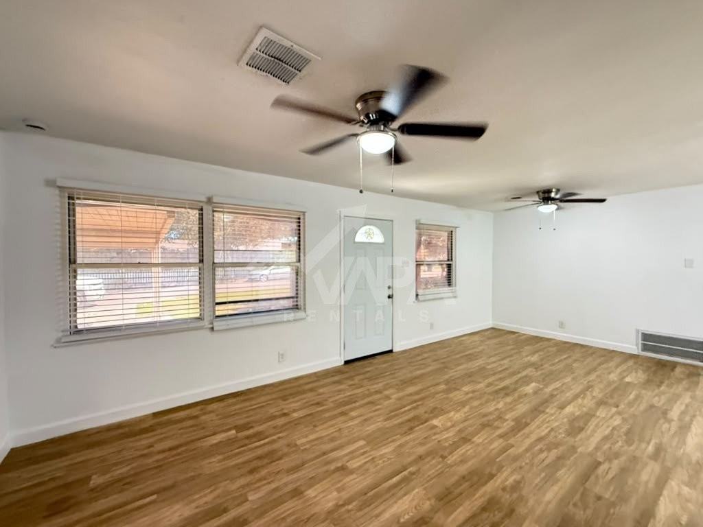6011 Hillman Dr - Photo 4 of 19