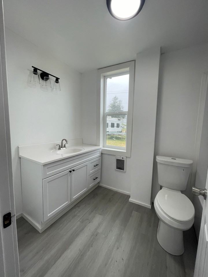 214 Peters St - Photo 7 of 9