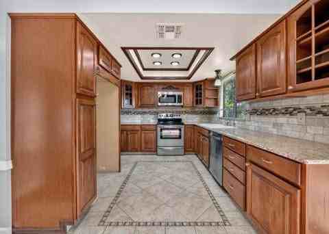 6189 N Cleo Ave - Photo 3 of 17