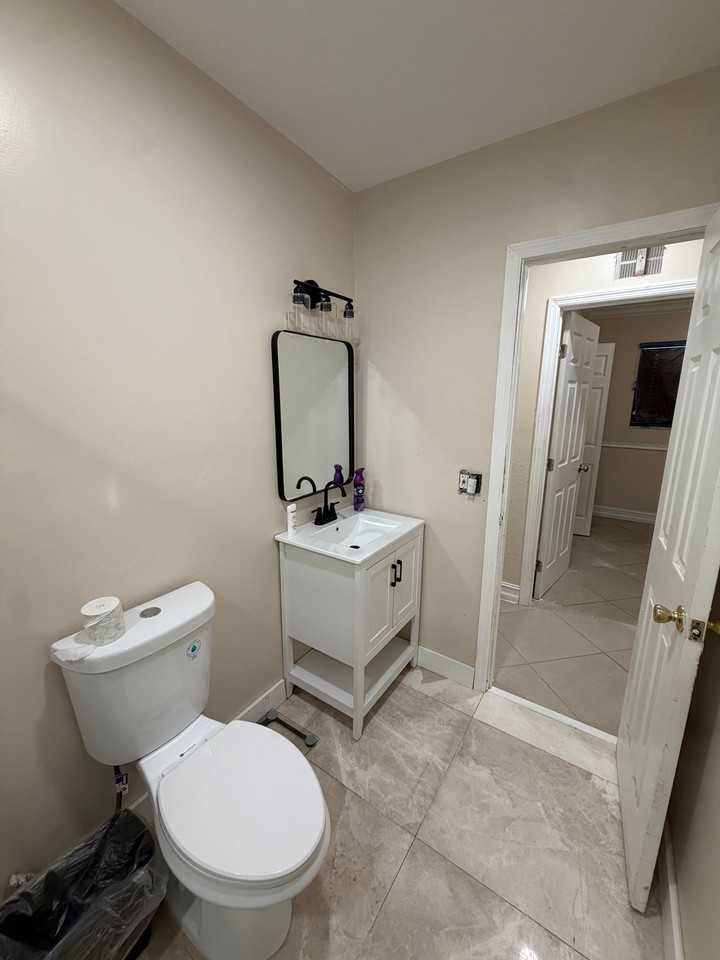 9975 Sw 215th St #1 - Photo 4 of 6