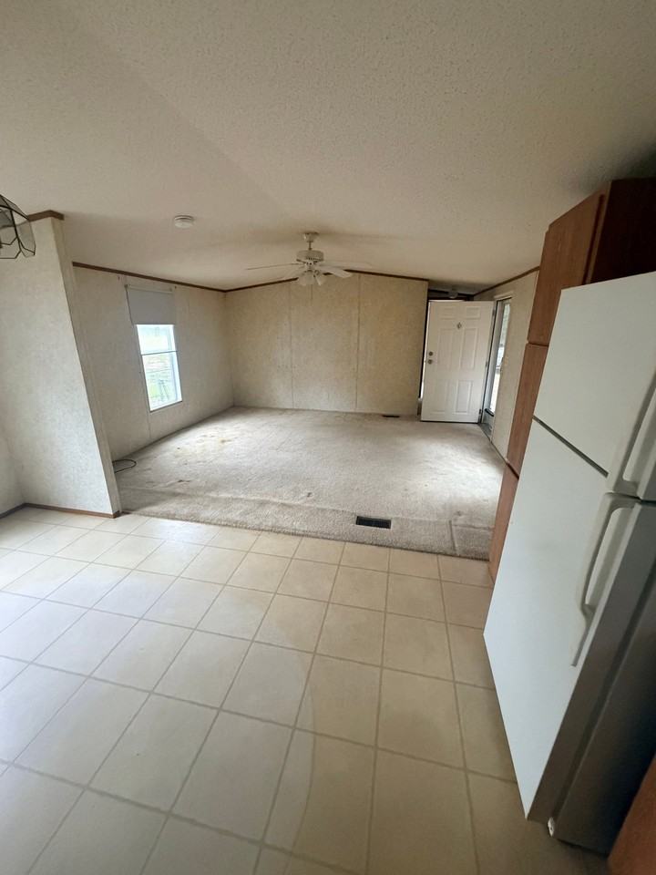 2109 N Tanglewood Dr Sw - Photo 3 of 8