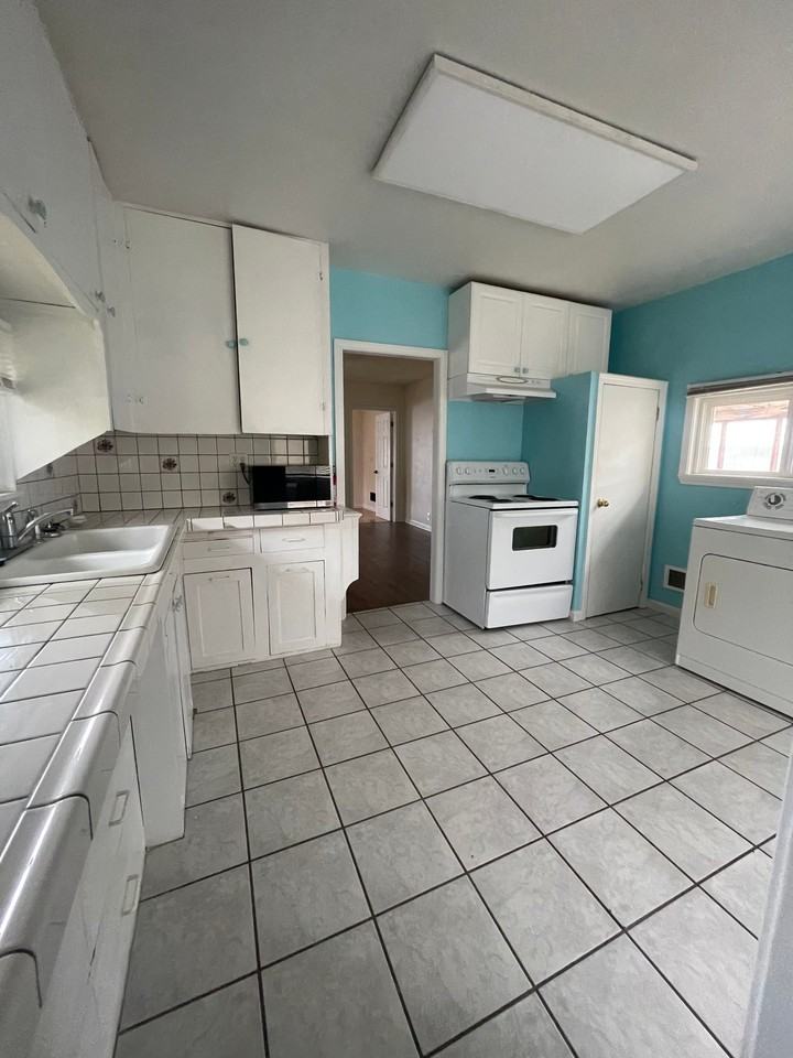 125 Robert Bush Dr - Photo 2 of 6