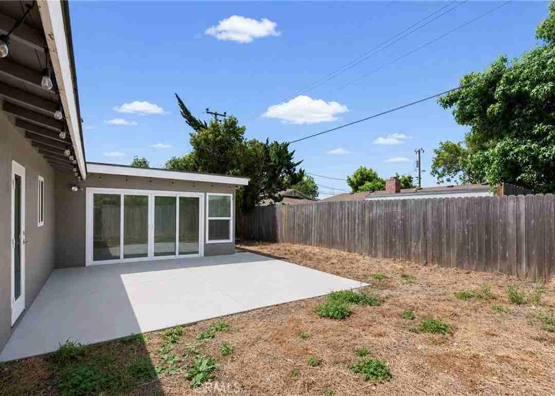 1351 Avalon St - Photo 2 of 17
