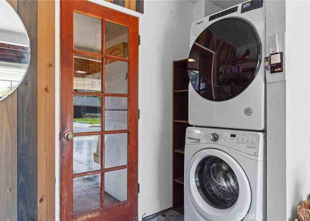 1351 Avalon St - Photo 3 of 17