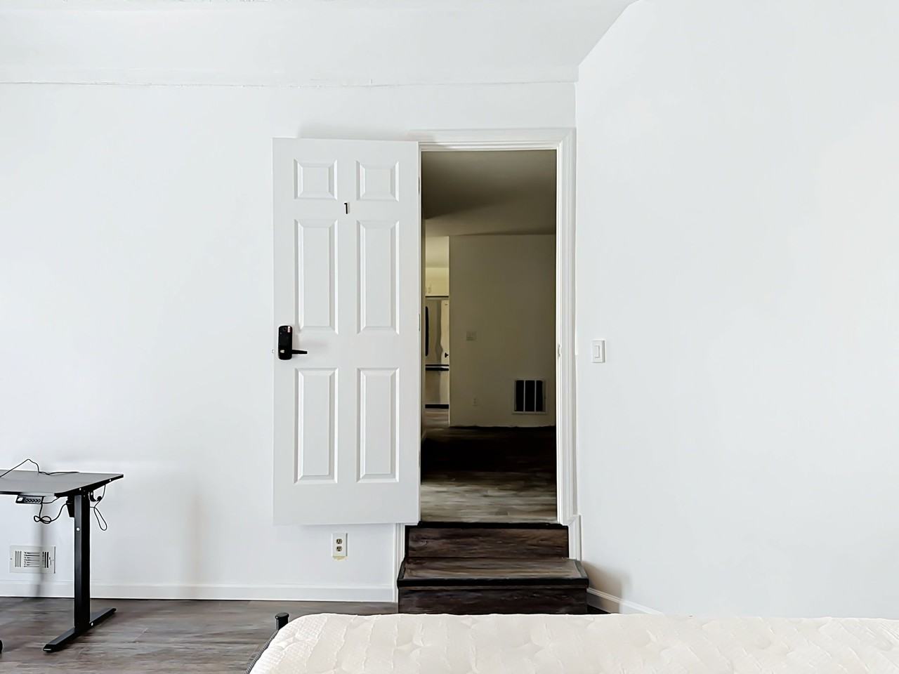 1605 10th Ave W - Photo 4 of 10