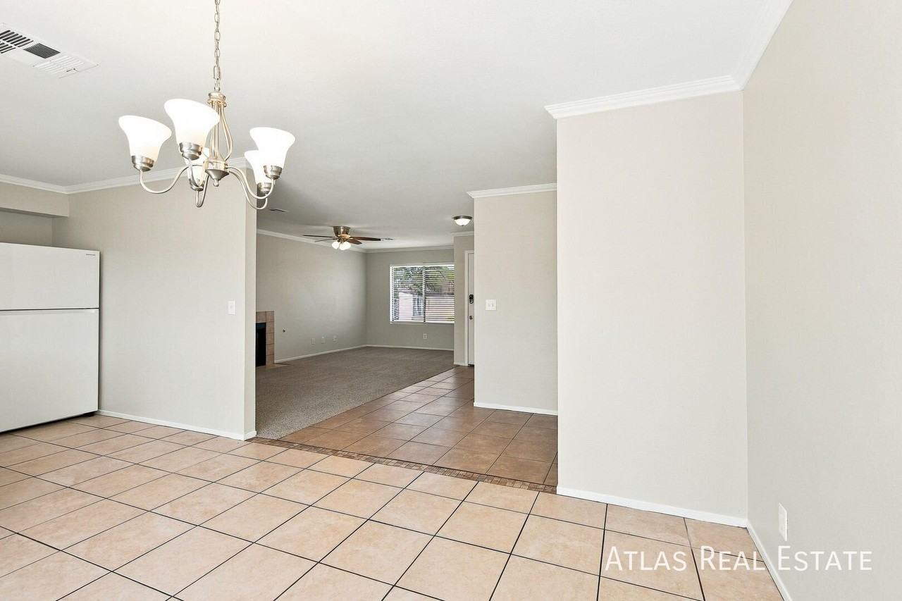 135 Sterling Dr - Photo 5 of 22