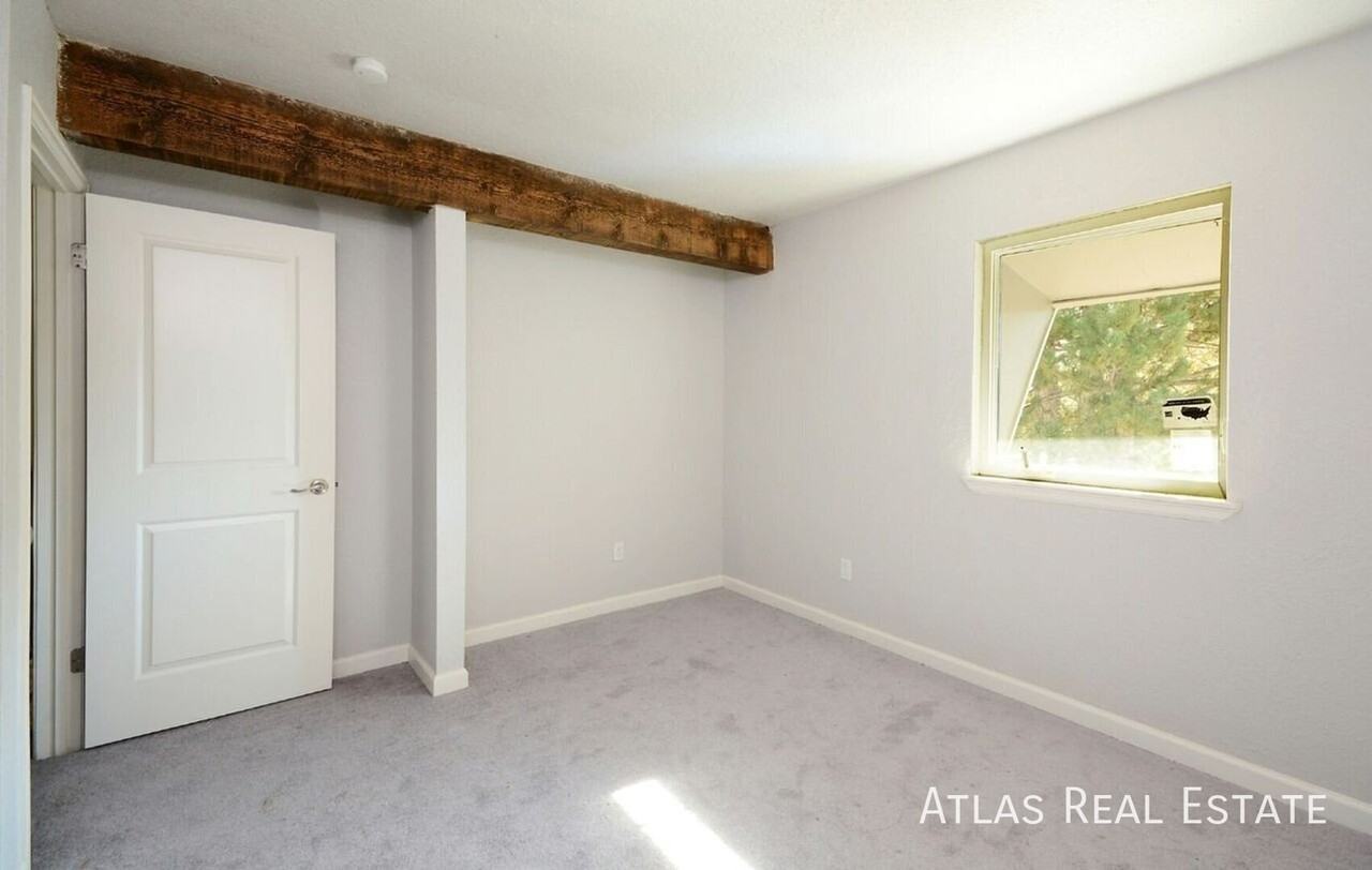 4491 Driftwood Pl - Photo 2 of 18