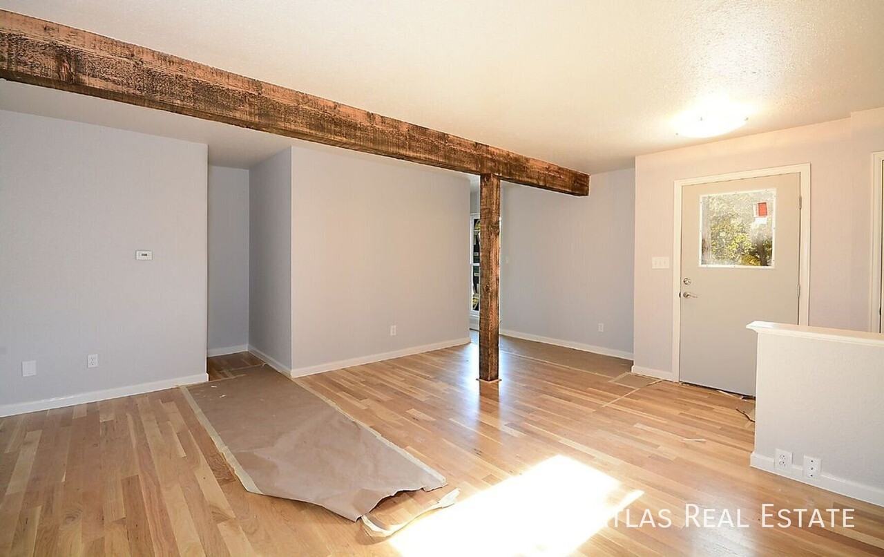 4491 Driftwood Pl - Photo 7 of 18