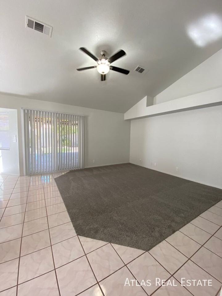4121 Snow Petal Ct - Photo 5 of 34