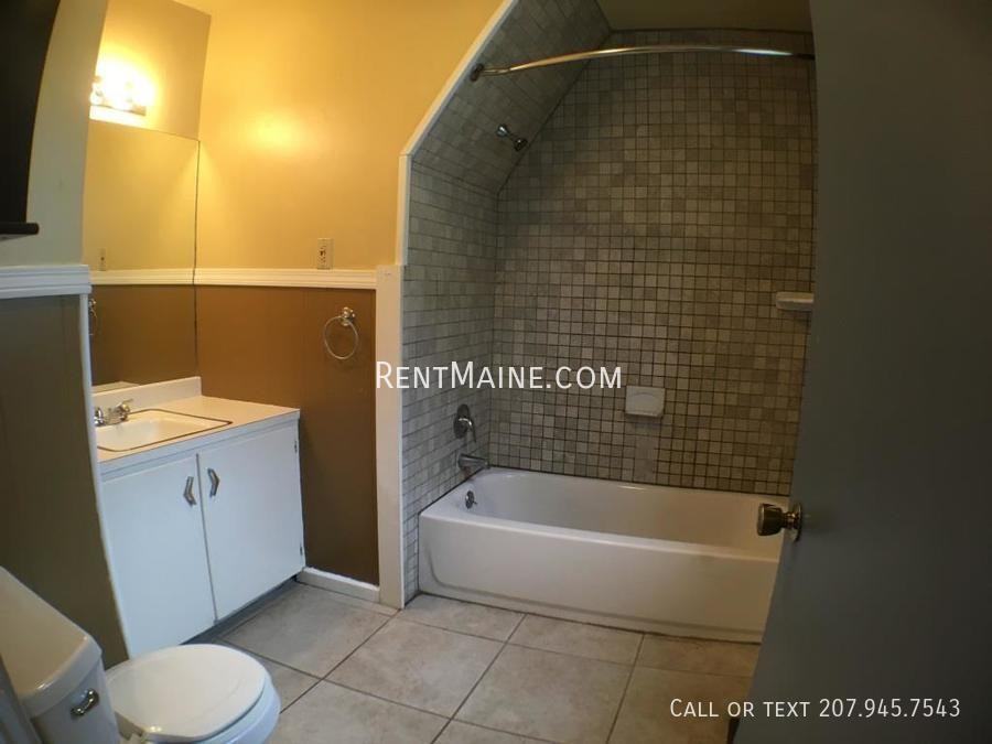 192 Forest Ave #1 - Photo 3 of 16