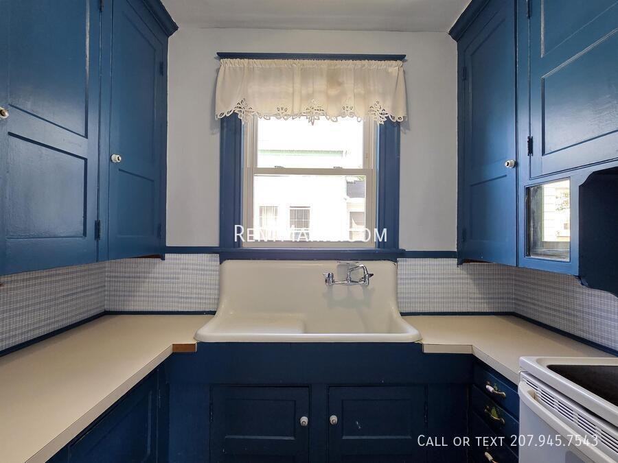 27 Cook St #A - Photo 2 of 14