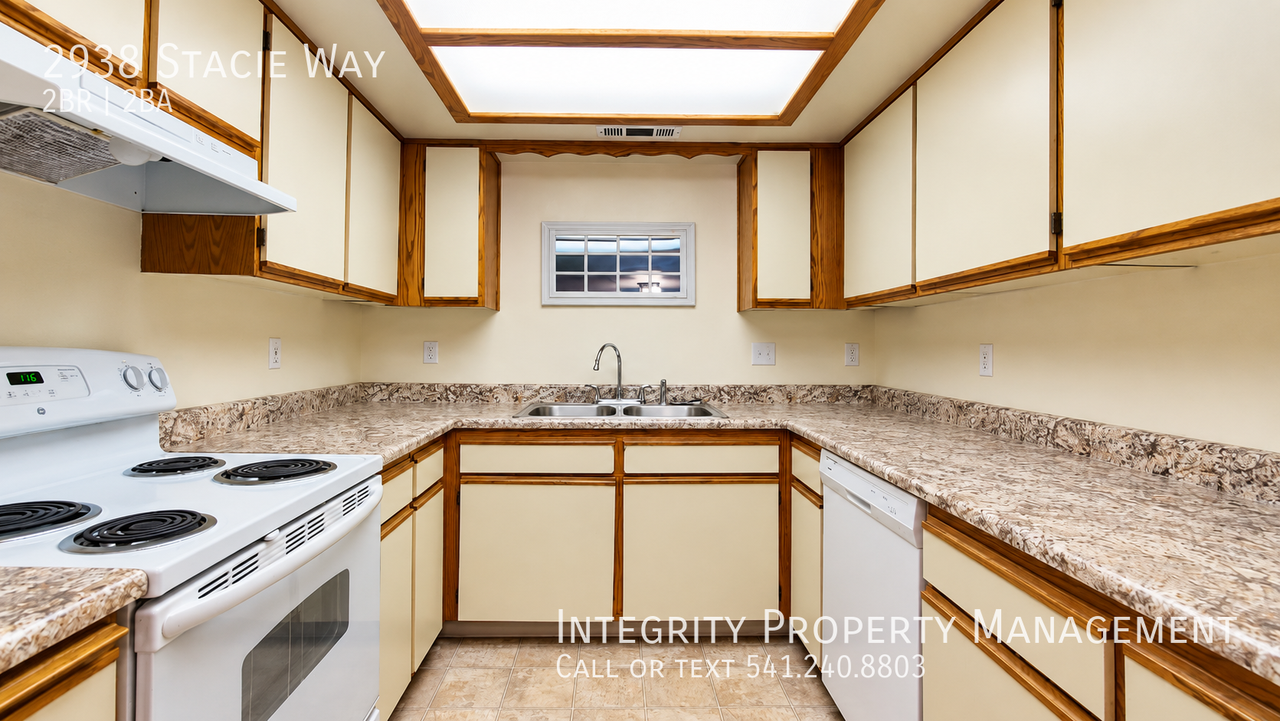 2938 Stacie Way - Photo 5 of 18