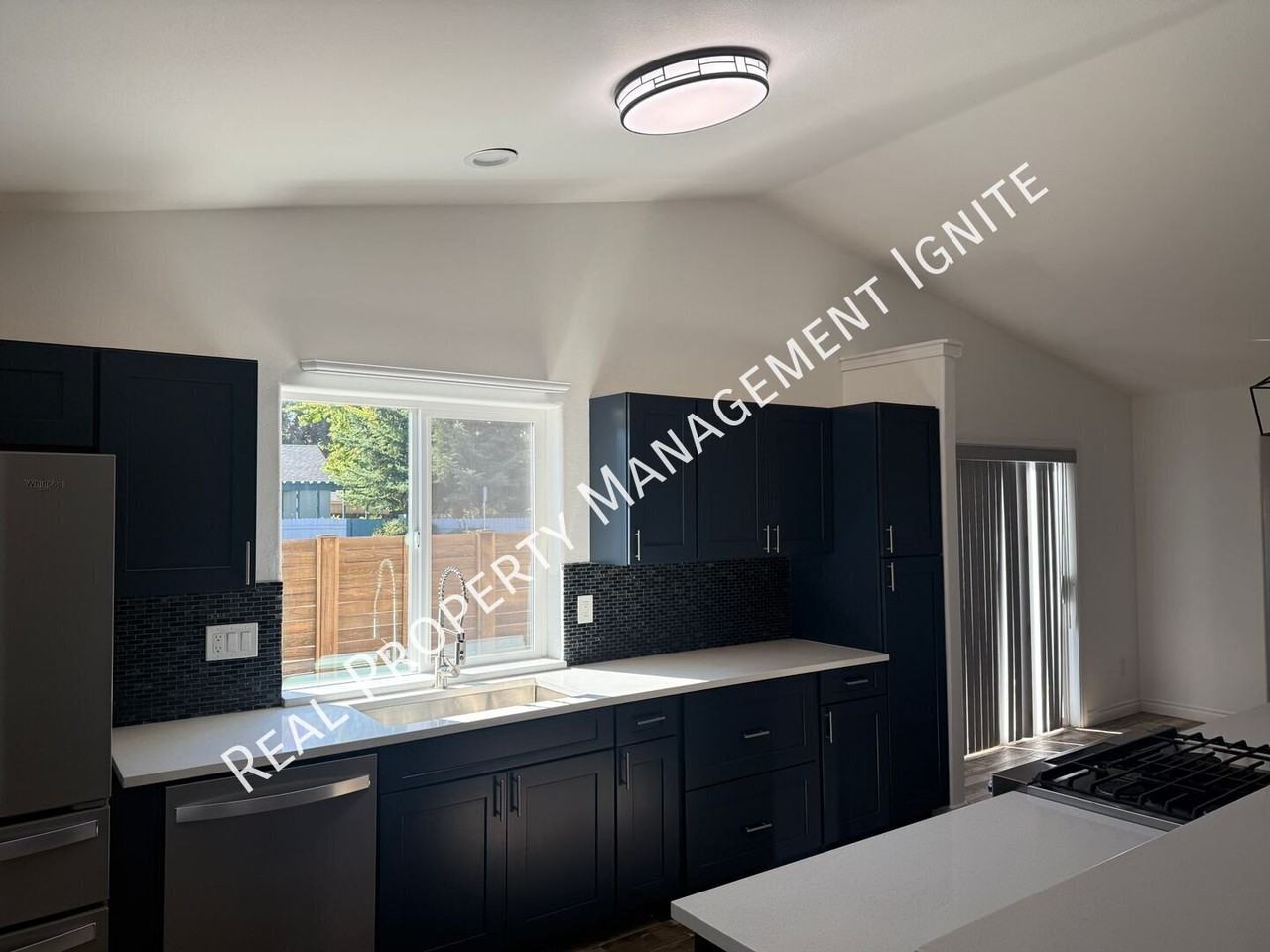 62625 Hawkview Rd - Photo 3 of 16