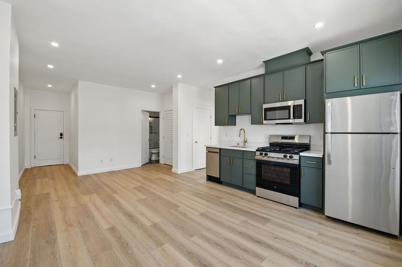1700 Octavia St #706 - Photo 2 of 31