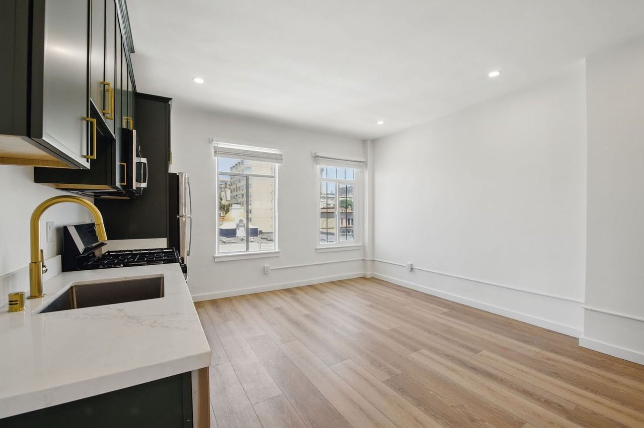 1700 Octavia St #706 - Photo 3 of 31