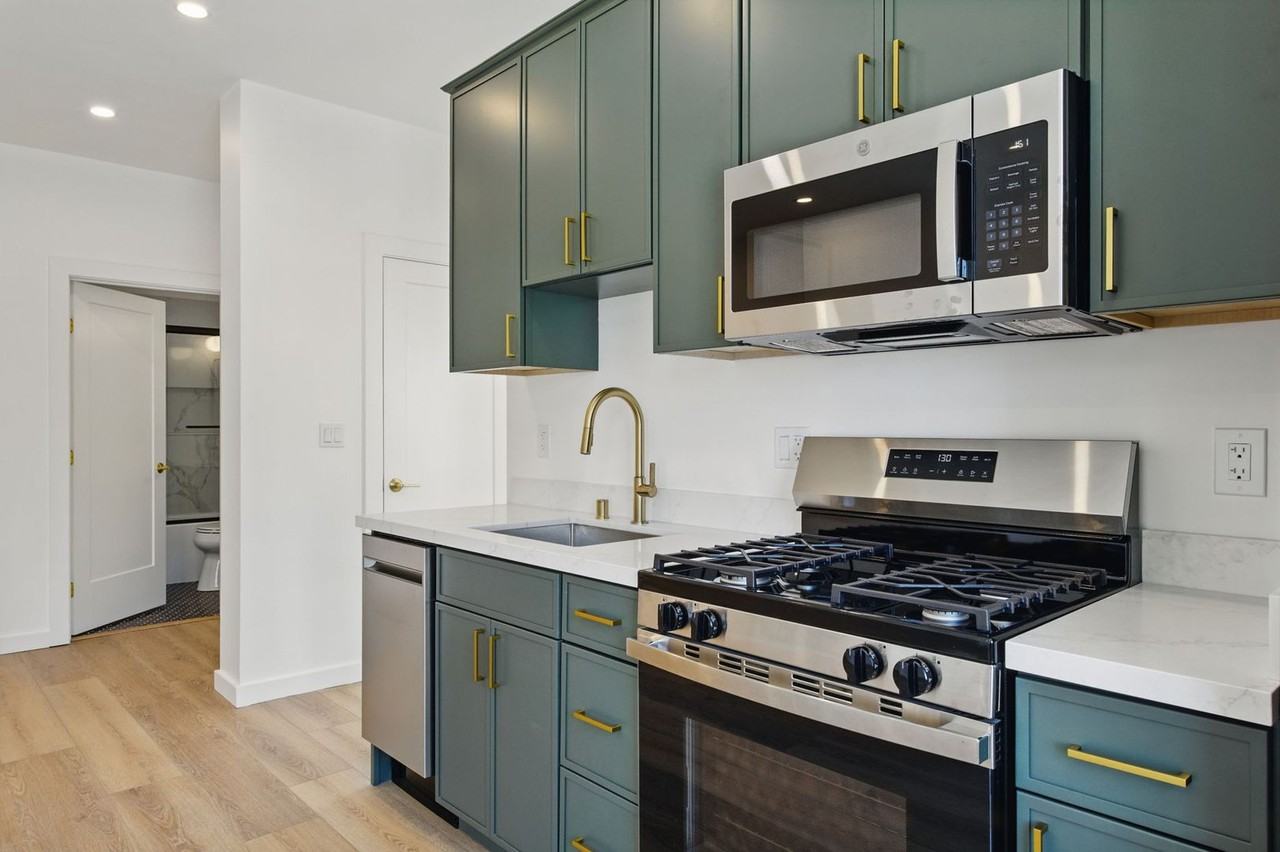 1700 Octavia St #706 - Photo 6 of 31