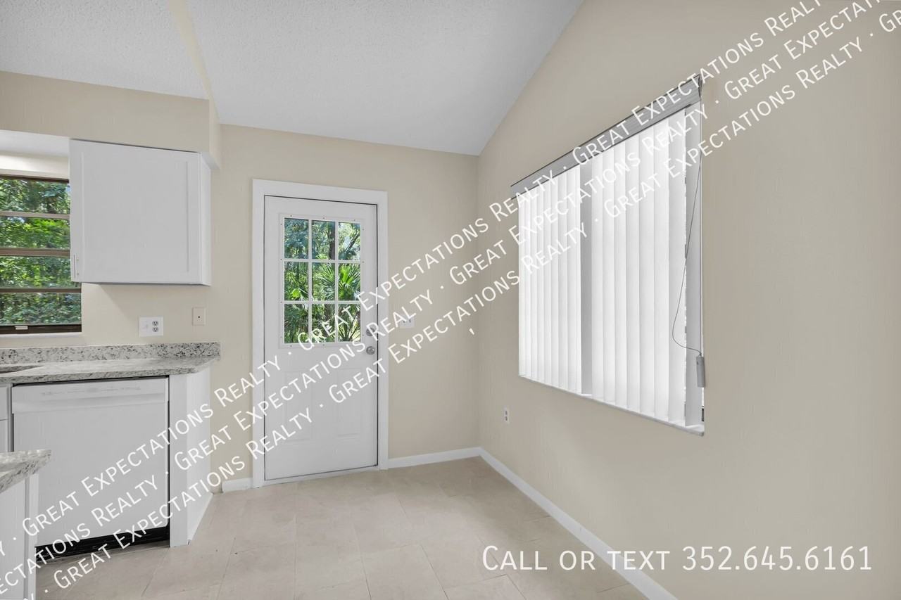 3343 Ne 56th Ave - Photo 5 of 18