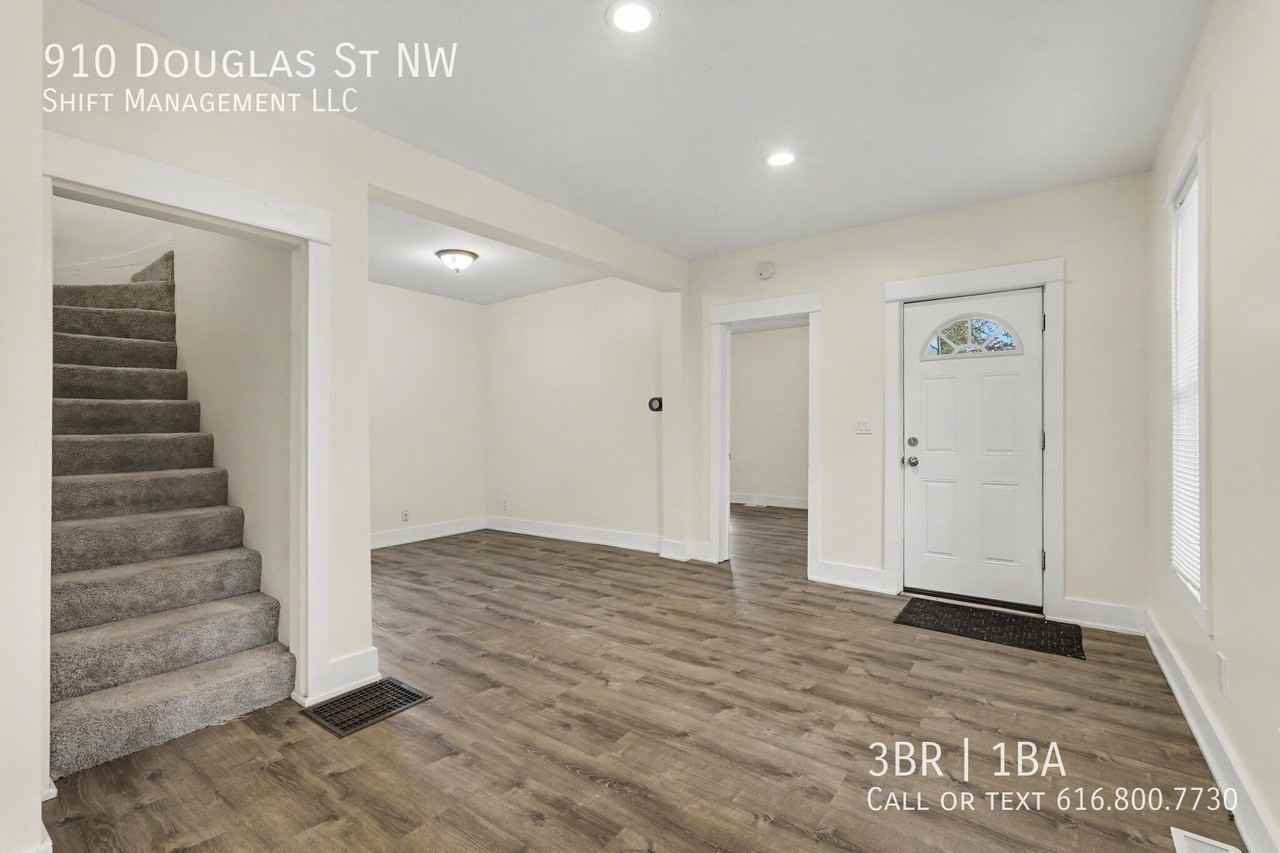 910 Douglas St Nw - Photo 4 of 15