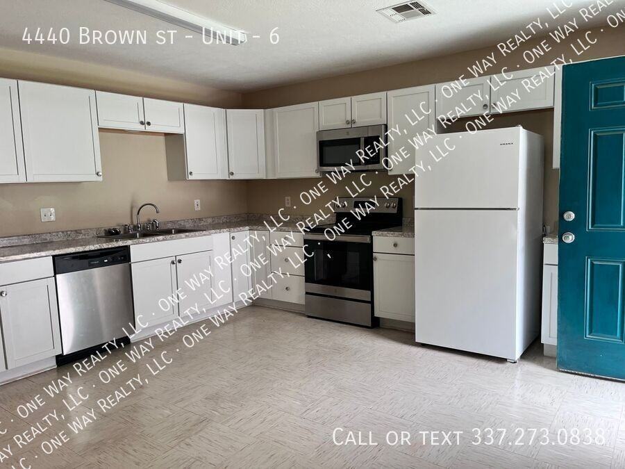 4440 Brown St #6 - Photo 5 of 18