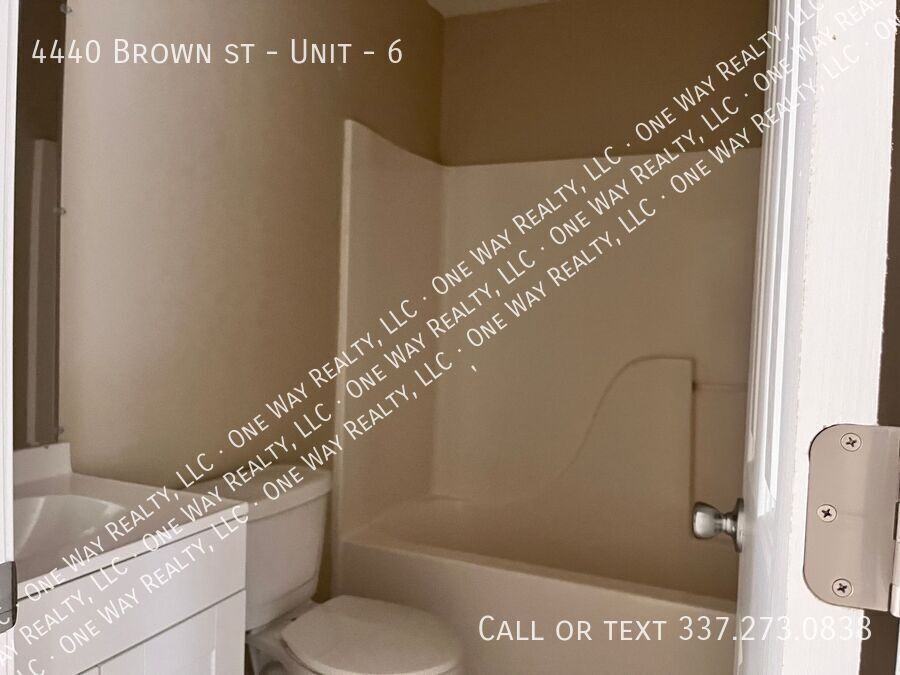 4440 Brown St #6 - Photo 6 of 18
