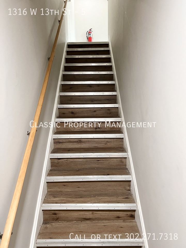 1316 W 13th St #5 - Photo 4 of 34