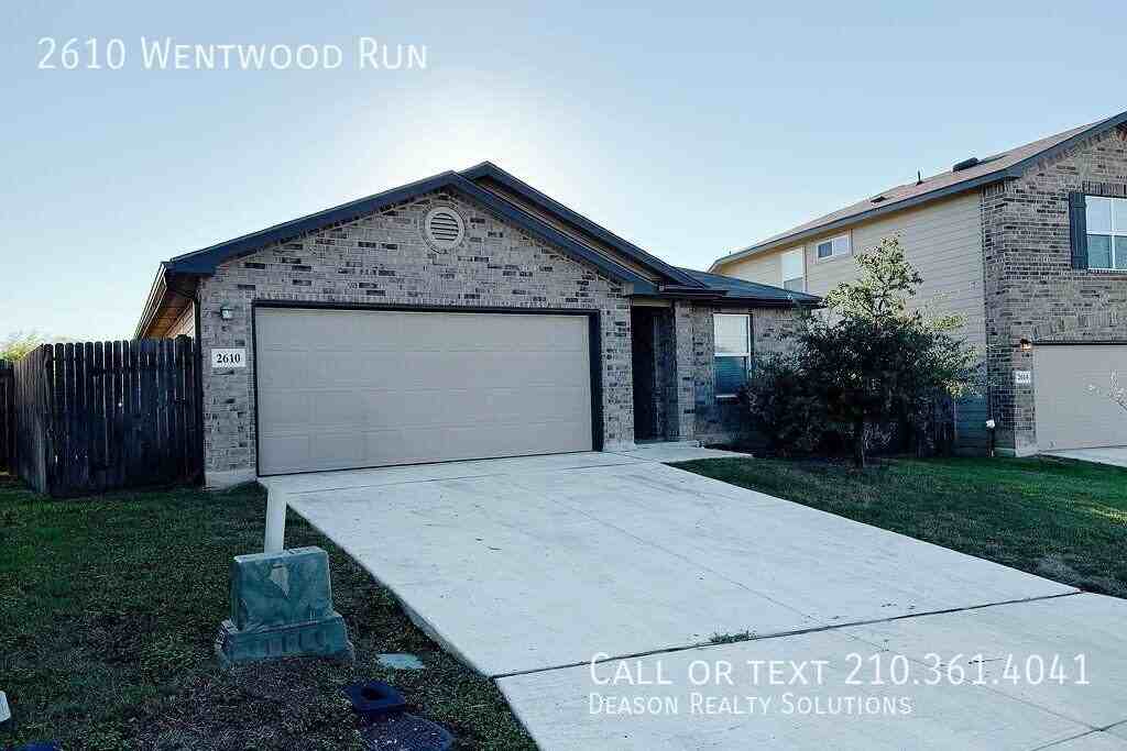 2610 Wentwood Run - Photo 2 of 32