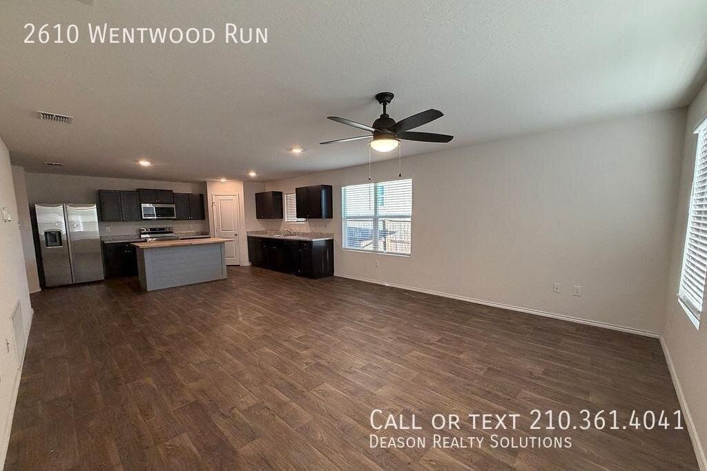 2610 Wentwood Run - Photo 4 of 32