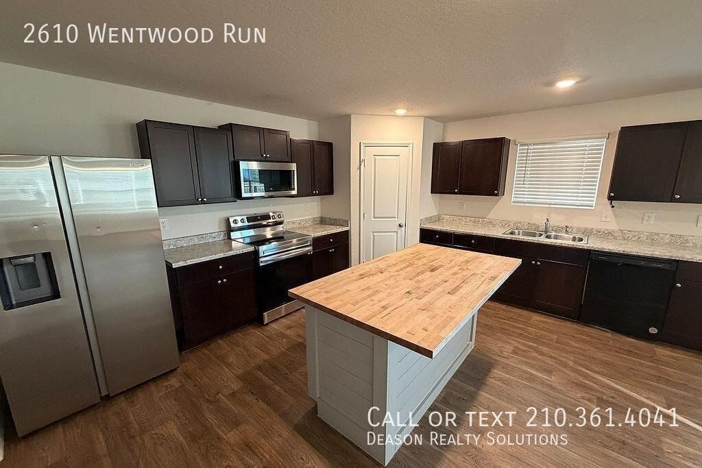 2610 Wentwood Run - Photo 7 of 32