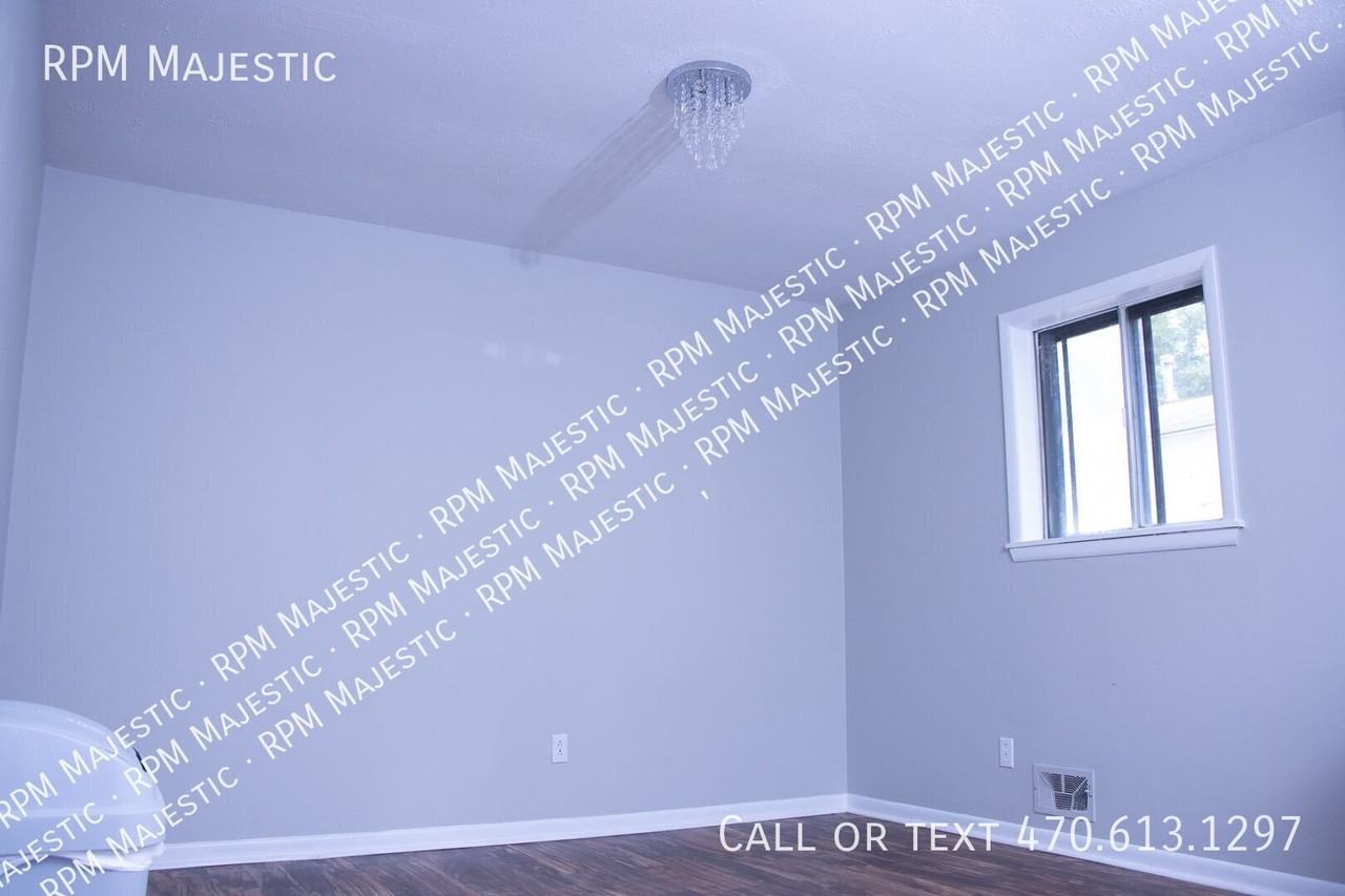 1703 Pheasant Dr - Photo 4 of 12