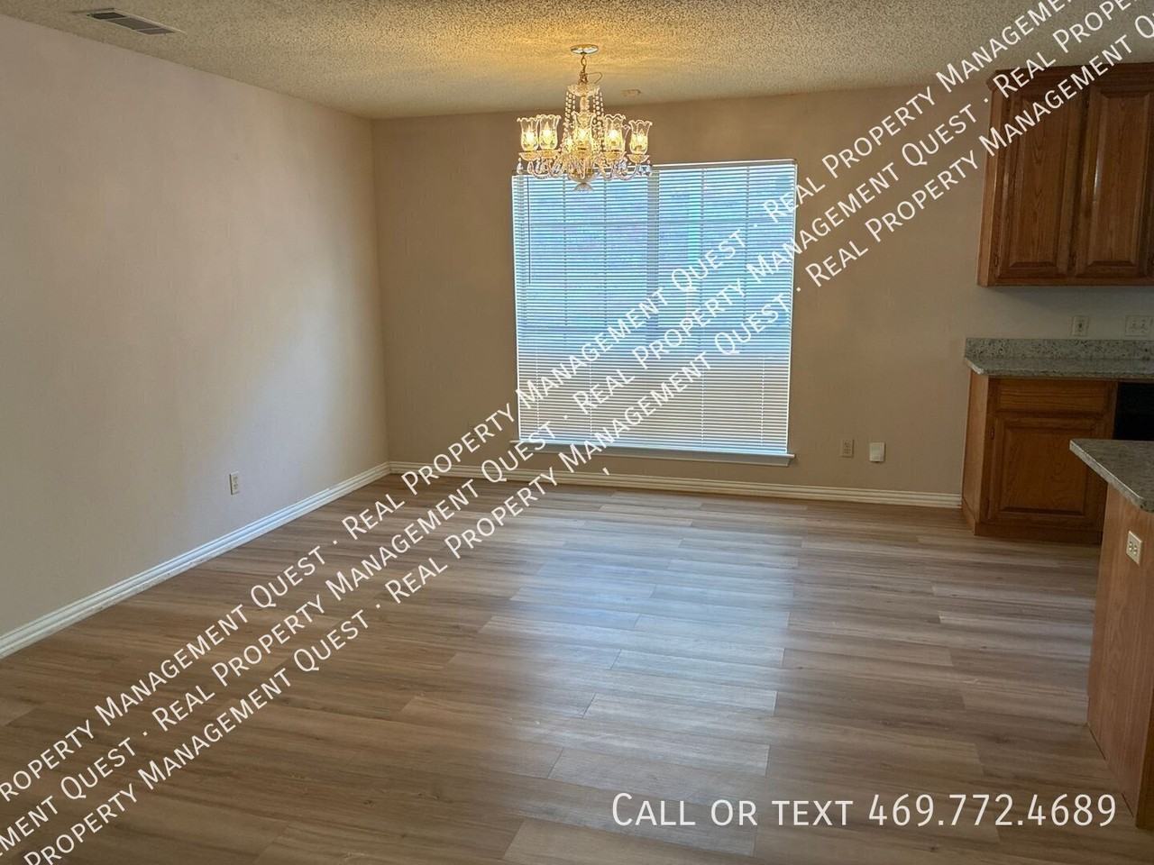 333 Fairhavens Pl - Photo 3 of 10
