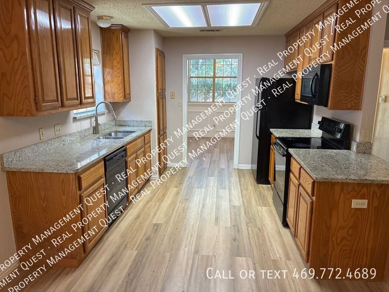 333 Fairhavens Pl - Photo 4 of 10