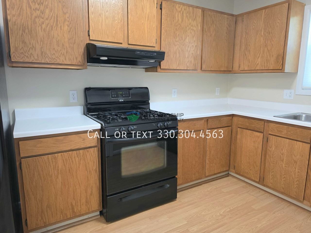 1082 Hazel St - Photo 3 of 37