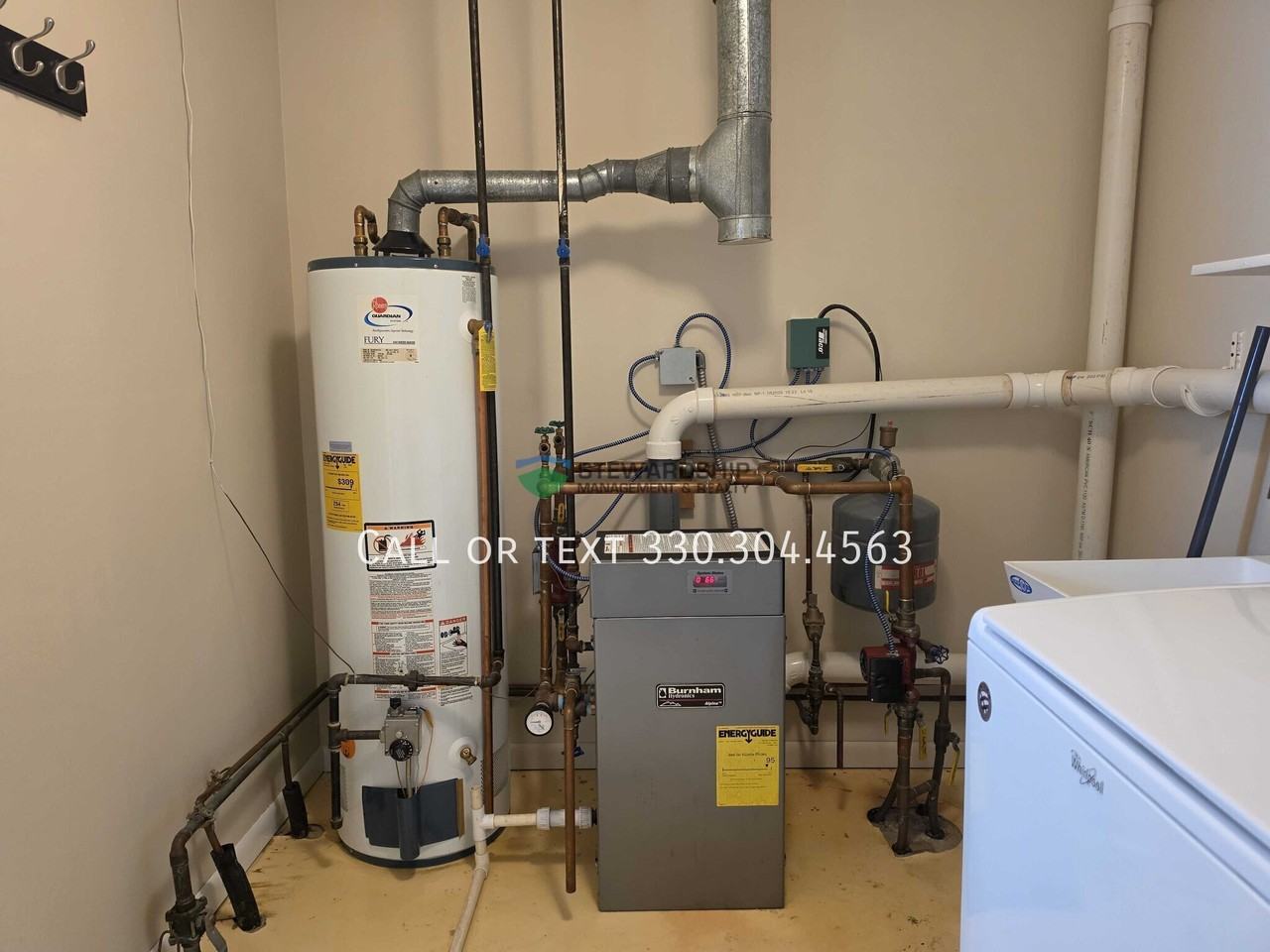 1082 Hazel St - Photo 2 of 32