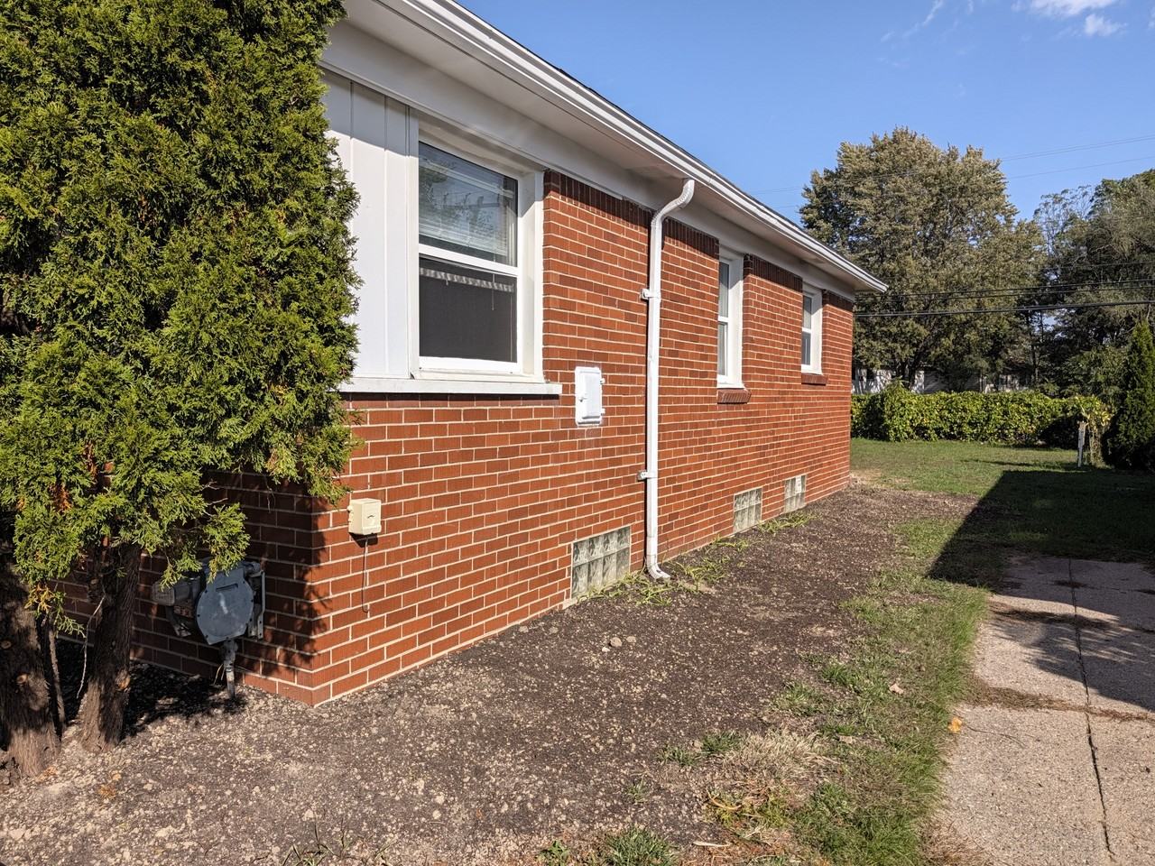 2569 Ackley Ave #1 - Photo 2 of 26